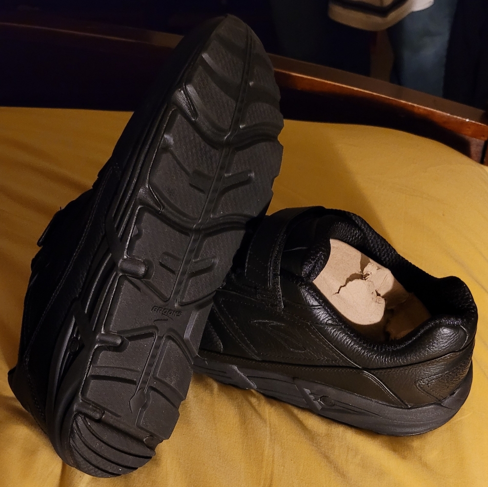 Brooks Addiction Walker V-Strap Shoes 15 M